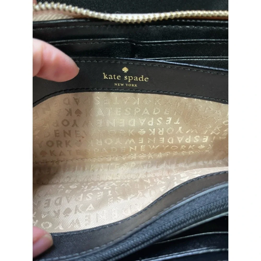 Kate Spade Wellesley Neda Black & Cream Zipper‎ Leather Wallet